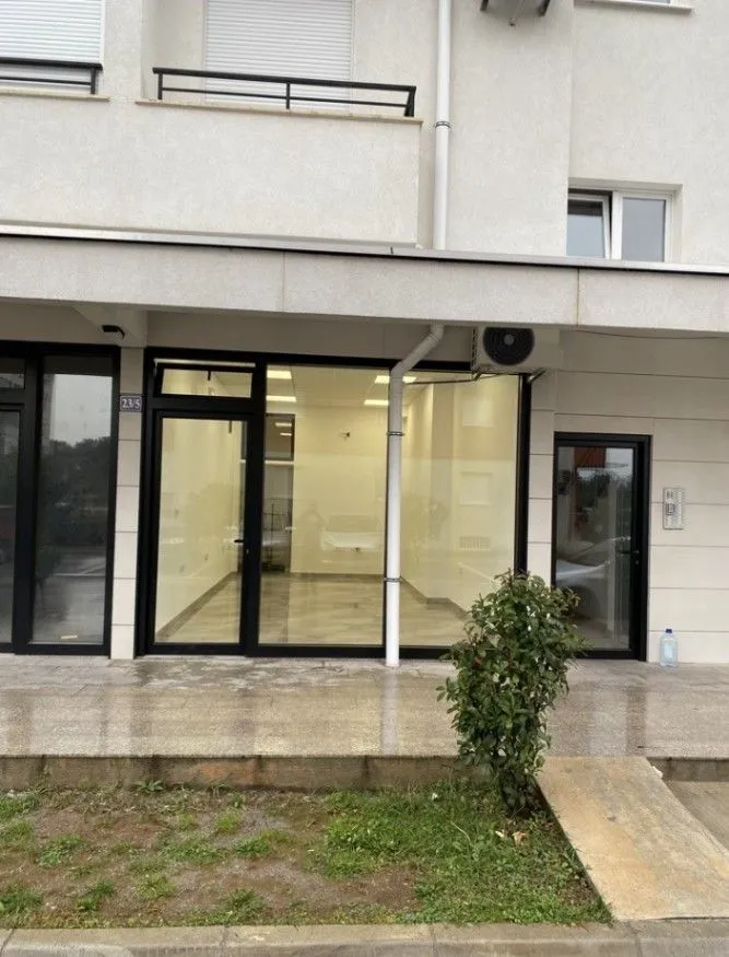 Izdavanje, poslovni prostor, 28m², Tuški Put, Podgorica