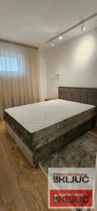 Izdavanje, jednosoban stan, 40m², Centar, Novi Sad