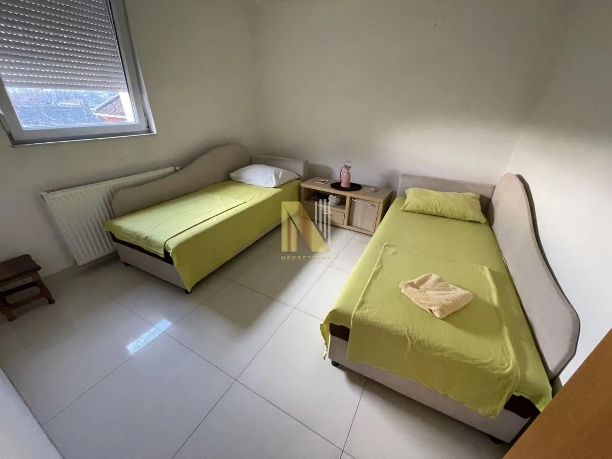 Izdavanje, trosoban stan, 65m², Petrovaradin, Novi Sad