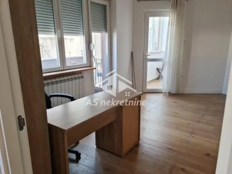 Izdavanje, poslovni prostor, 72m², Kalenić Pijaca, Vračar Sve Podlokacije - image 9