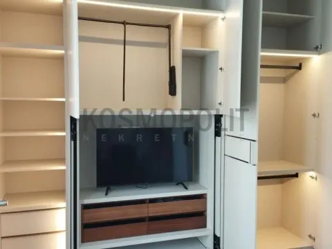 Izdavanje, trosoban stan, 85m², Stari Grad, Beograd - image 5