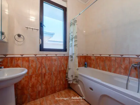 Sale, house, 416m², Utjeha, Bar - image 35