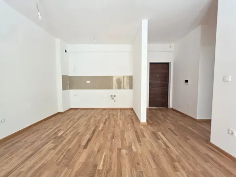 Sale, one bedroom apartment, 43m², Bečići, Budva - image 1