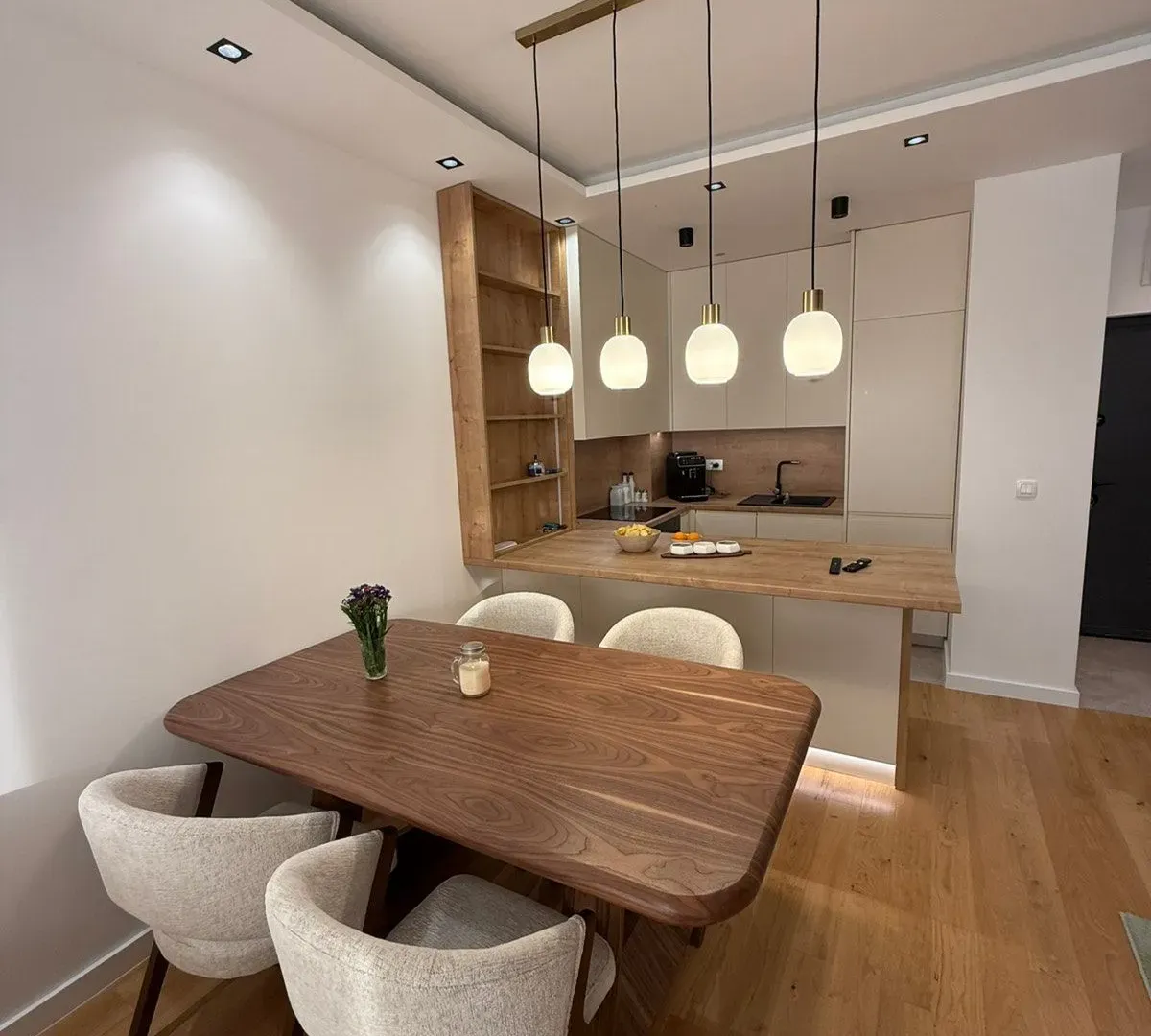 Prodaja, jednosoban stan, 68m², Centar, Bar