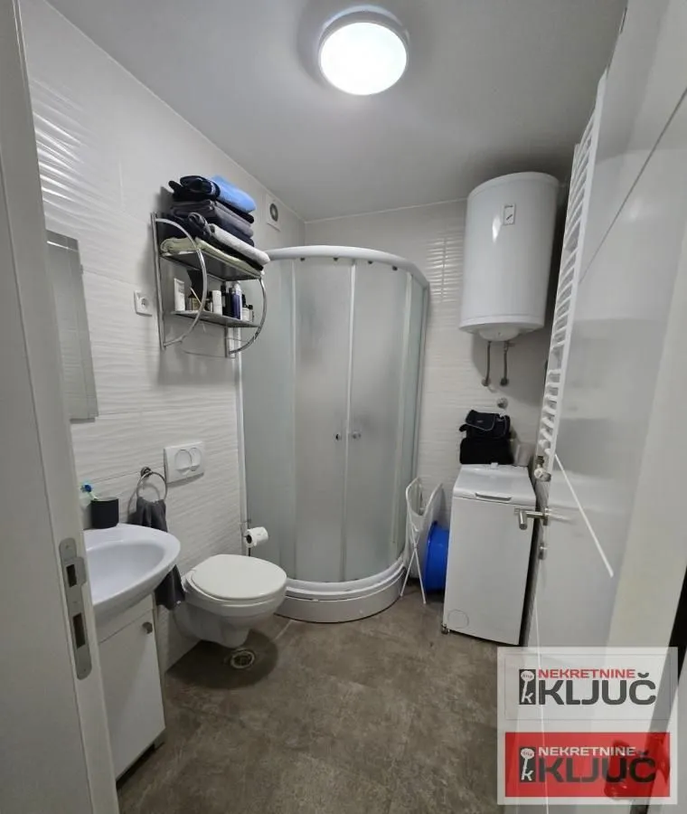 Prodaja, jednosoban stan, 38m², Rotkvarija, Novi Sad Sve Podlokacije