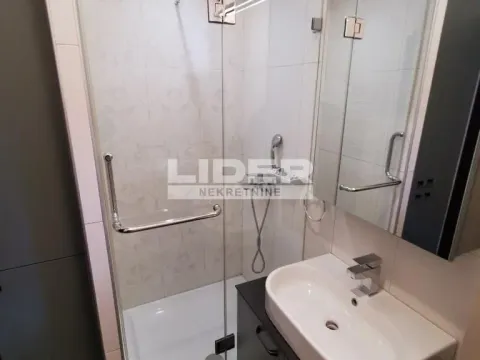 Izdavanje, trosoban stan, 67m², Slavujev Venac, Zvezdara Sve Podlokacije - image 8