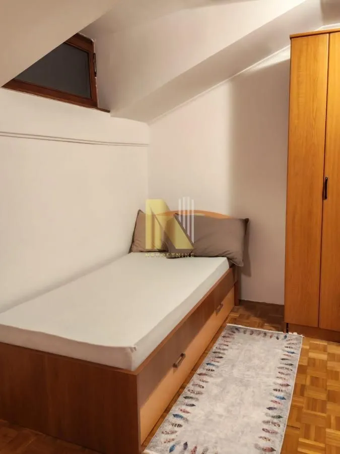 Izdavanje, dvosoban stan, 54m², Centar, Novi Sad