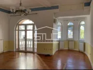 Izdavanje, kuća, 480m², Stari Grad, Beograd - image 2