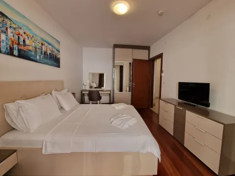 Izdavanje, jednosoban stan, 90m², Bečići, Budva - image 3