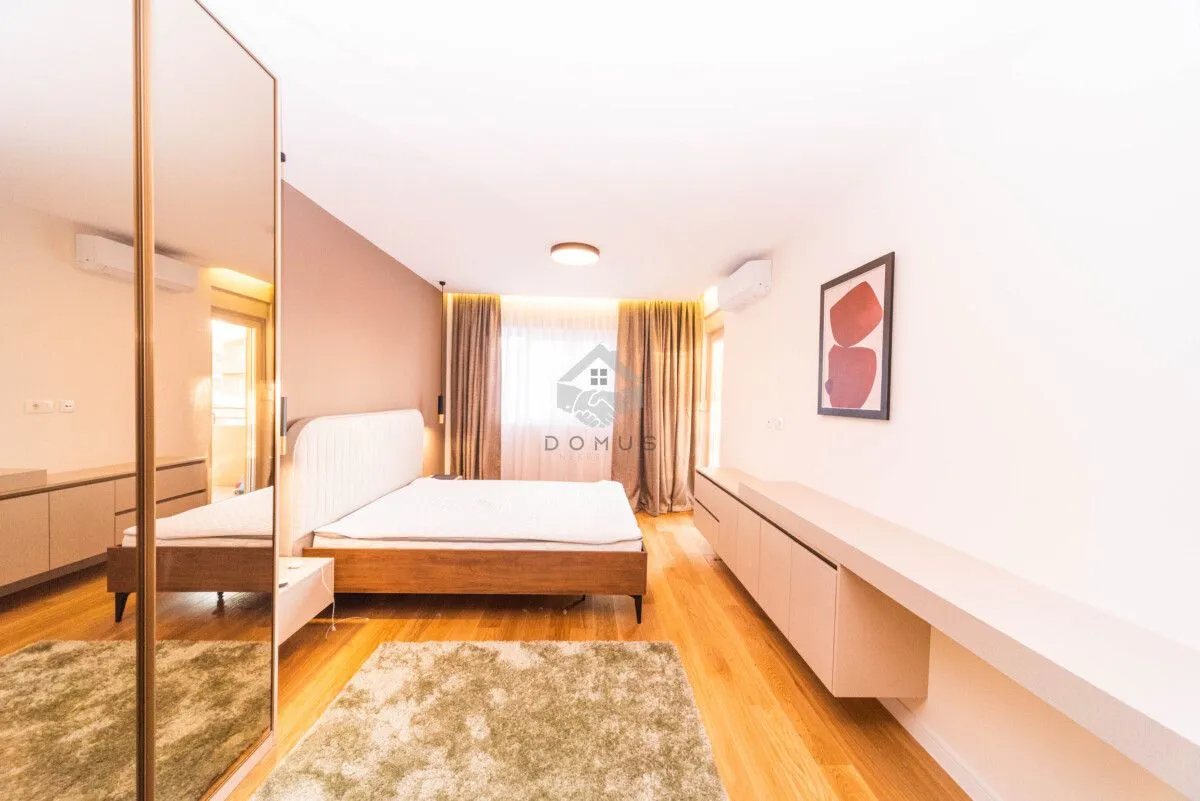 Izdavanje, dvosoban stan, 108m², Central Point, Podgorica