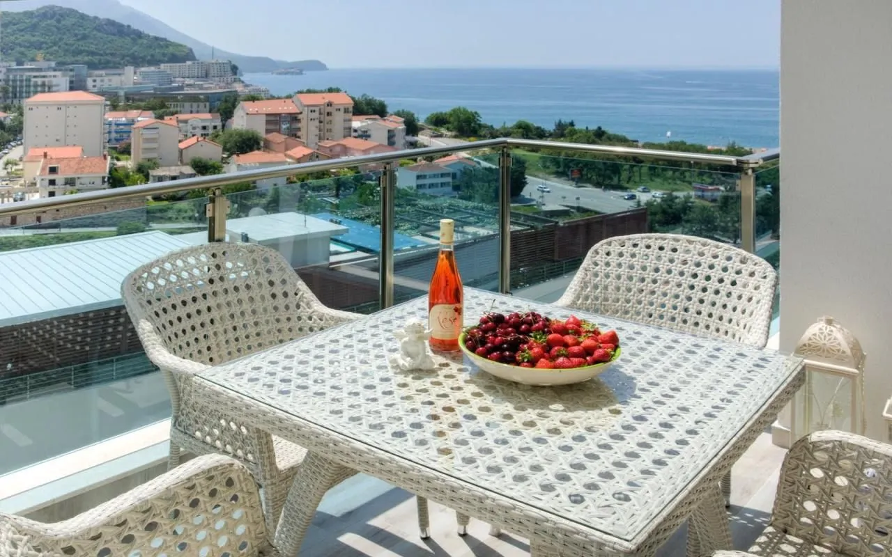 Prodaja, dvosoban stan, 63m², Bečići, Budva