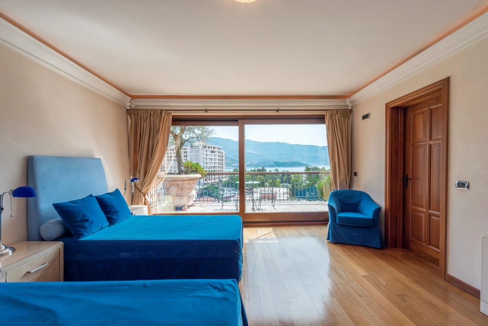 Sale, house, 1264m², Gospoština, Budva