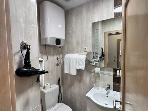 Prodaja, garsonjera, 38m², Bečići, Budva - image 2