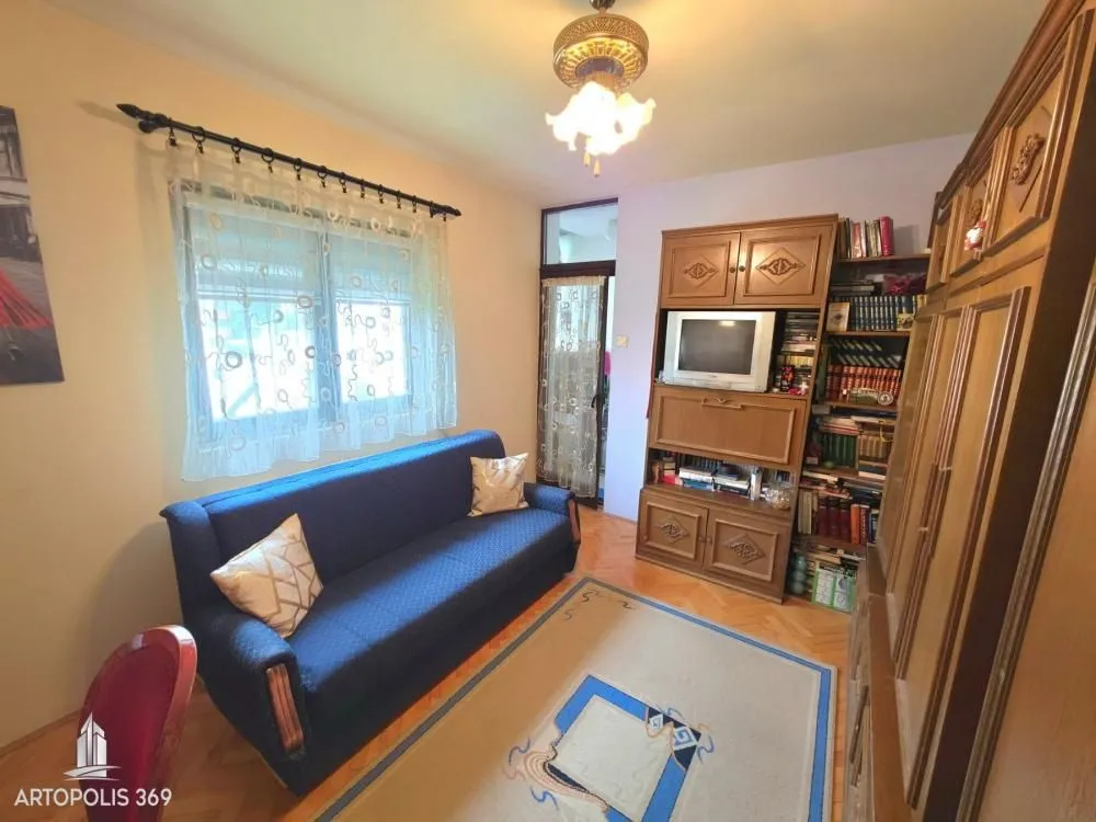 Prodaja, dvosoban stan, 43m², Kneževac, Beograd