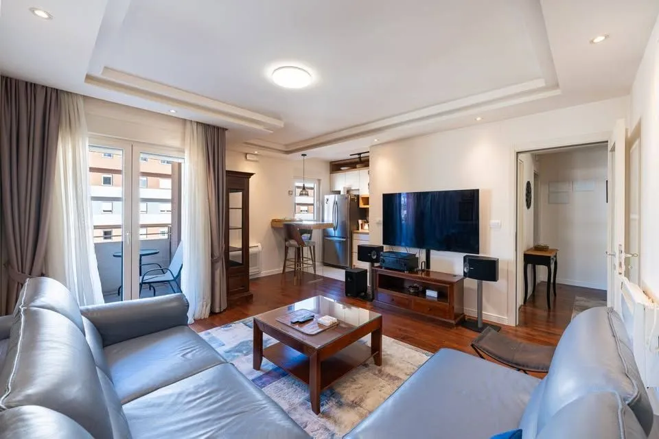 Izdavanje, dvosoban stan, 68m², Central Point, Podgorica