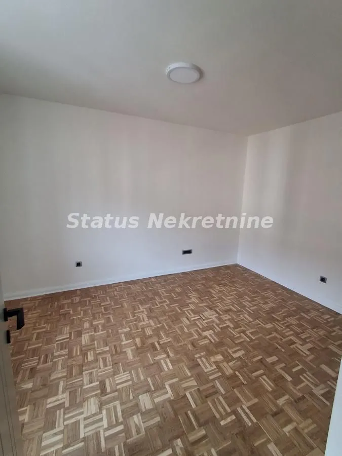 Prodaja, dvosoban stan, 64m², Cara Dušana, Novi Sad Sve Podlokacije