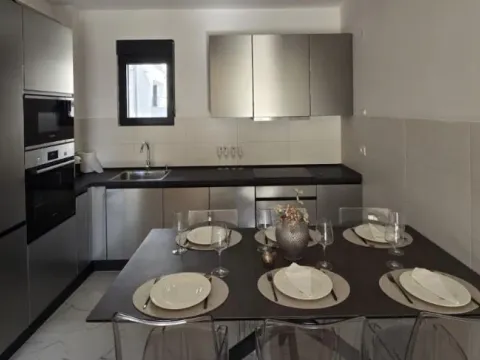 Rent, two bedroom apartment, 61m², Tivat, Crna Gora - image 5