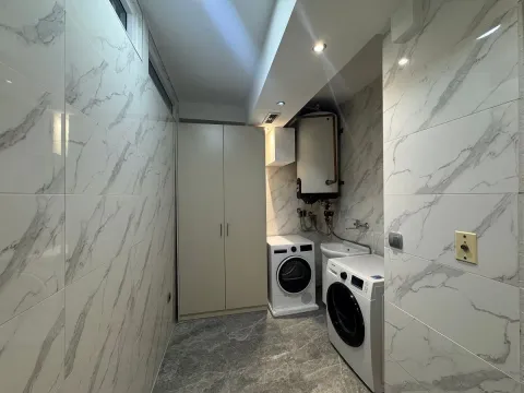 Rent, four bedroom apartment, 150m², Dedinje Sve Podlokacije, Beograd - image 9