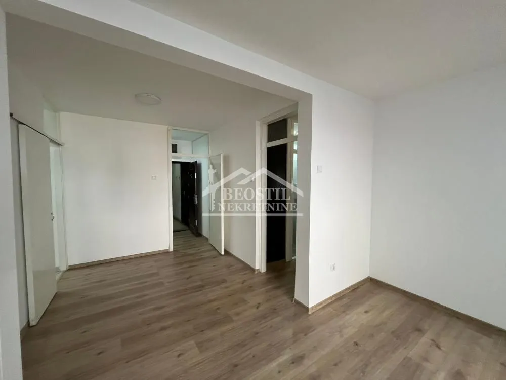 Prodaja, dvosoban stan, 56m², Papazovac, Smederevo