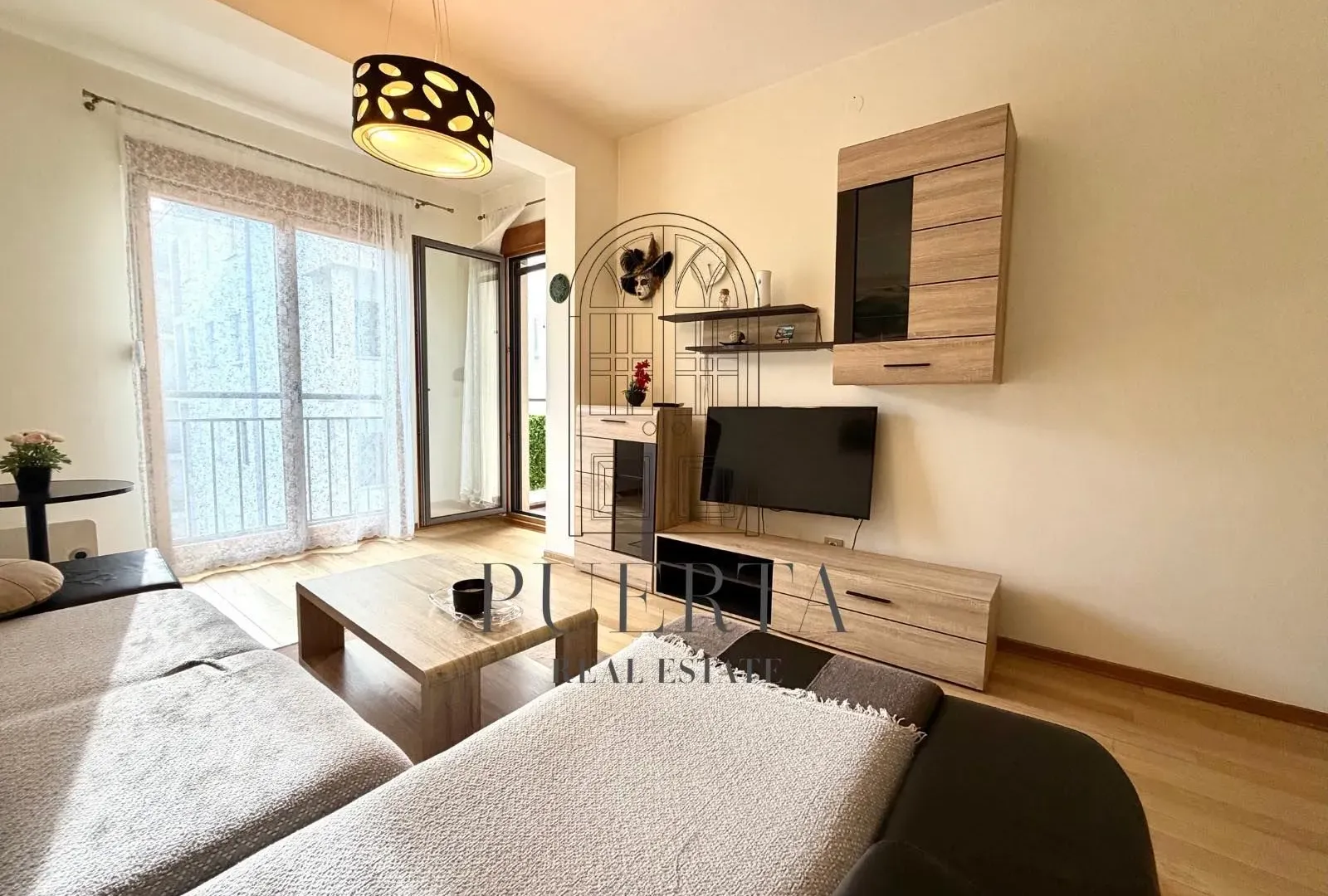 Izdavanje, jednosoban stan, 49m², Krivi Most, Podgorica
