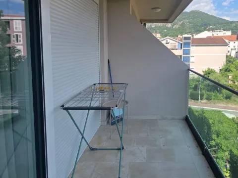 Izdavanje, dvosoban stan, 80m², Tivat, Crna Gora - image 5