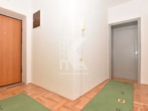 Izdavanje, jednosoban stan, 50m², Centar, Podgorica - image 7