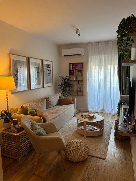 Izdavanje, jednosoban stan, 40m², Central Point, Podgorica