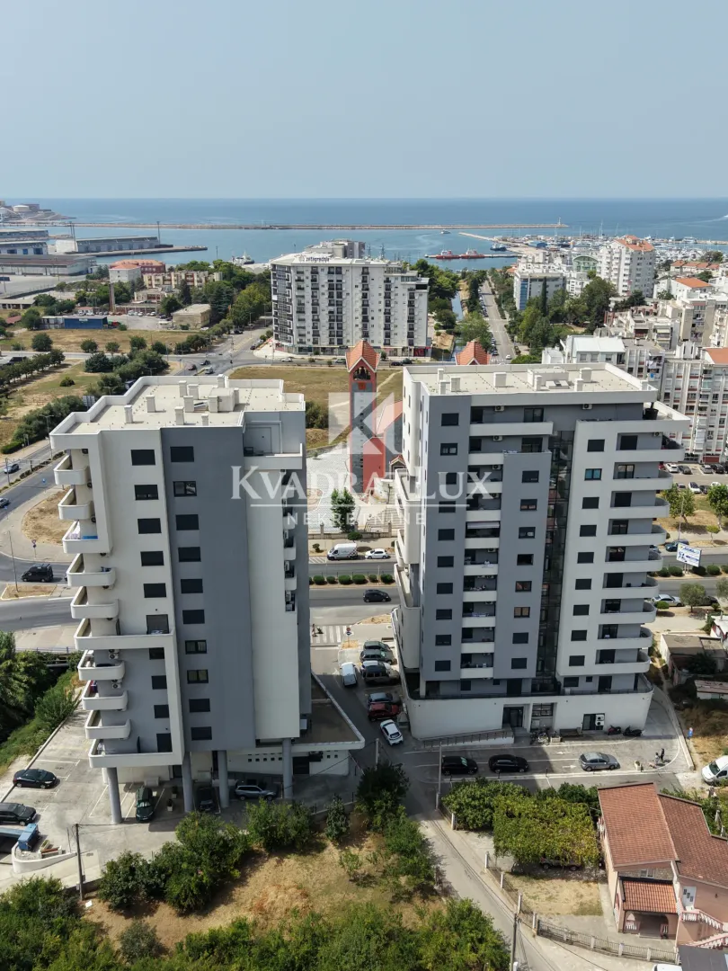 Izdavanje, jednosoban stan, 47m², Centar, Bar