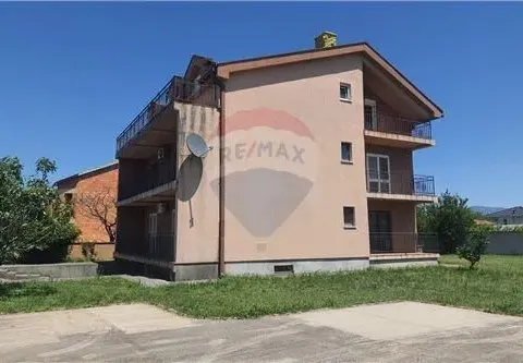 Prodaja, kuća, 442m², Donja Gorica, Podgorica - image 10