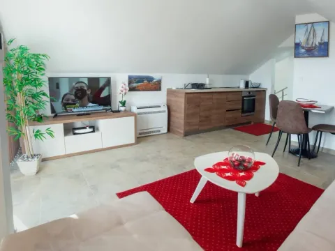 Rent, two bedroom apartment, 61m², Podkošljun, Budva - image 2