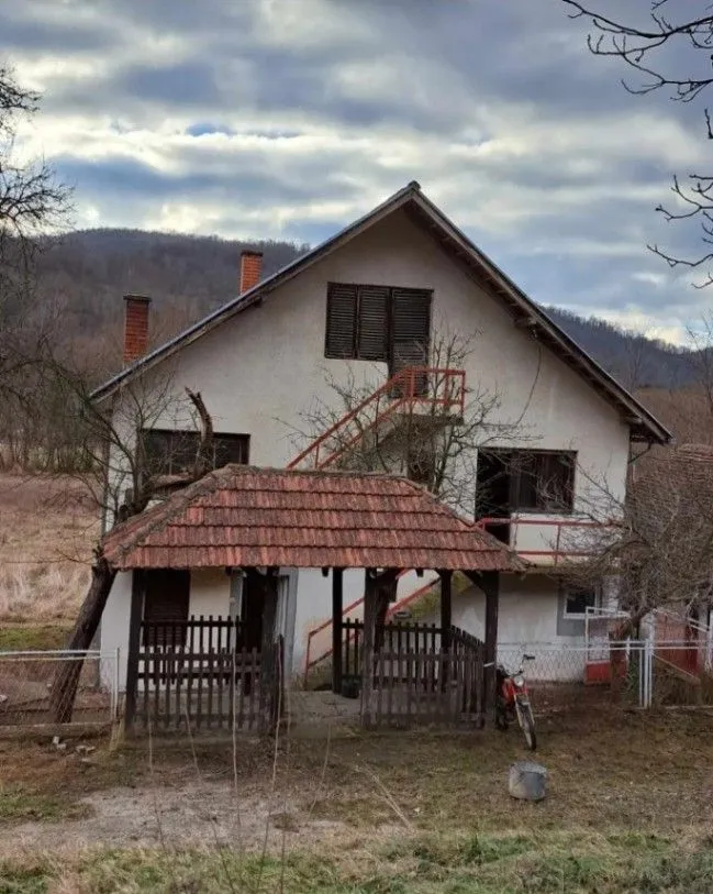 Prodaja, kuća, 250m², Ugrinovci, Gornji Milanovac