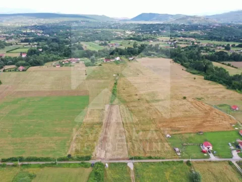 Zemljište in Kosić