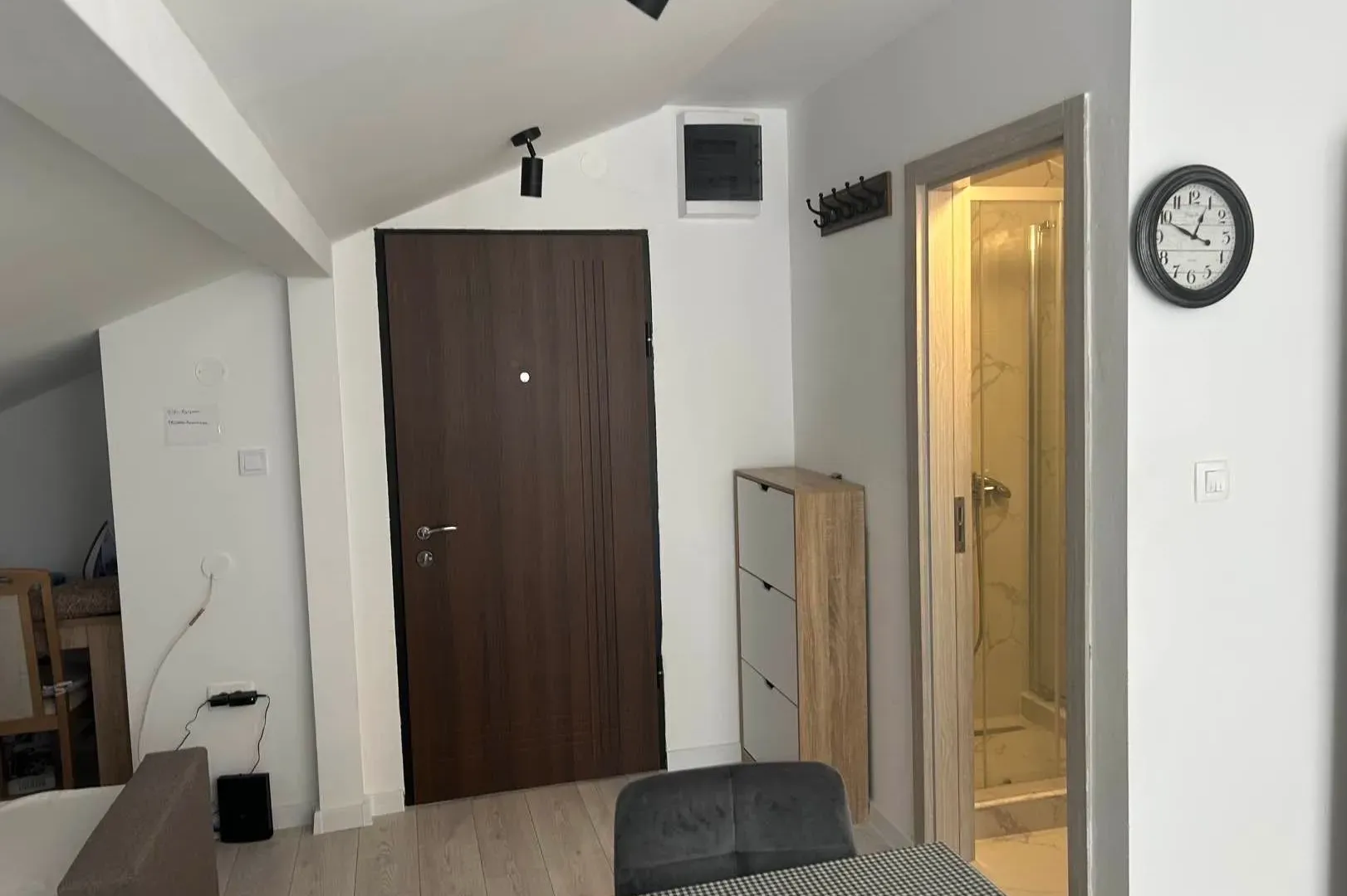 Izdavanje, dvosoban stan, 68m², Đenovići, Herceg Novi