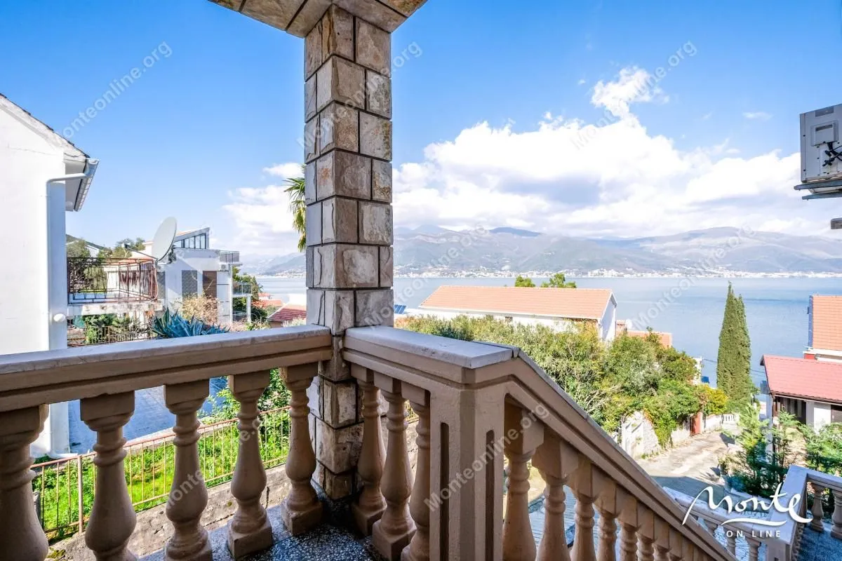Prodaja, kuća, 210m², Krašići, Tivat