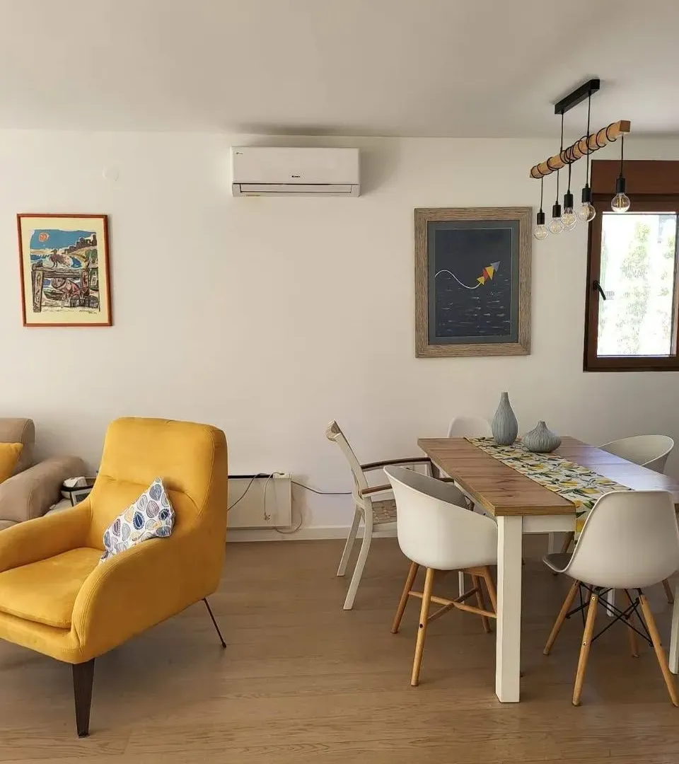 Izdavanje, dvosoban stan, 70m², Tivat, Crna Gora
