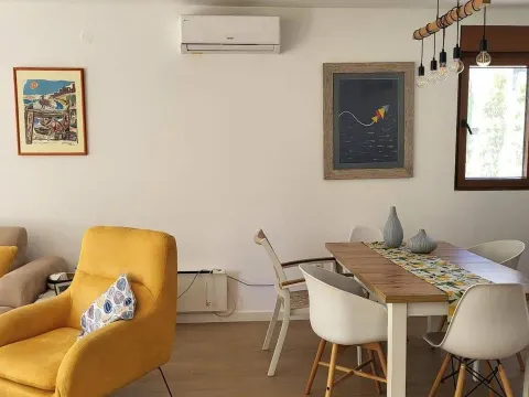 Izdavanje, dvosoban stan, 70m², Tivat, Crna Gora - image 13