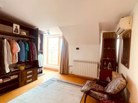 Sale, four bedroom apartment, 137m², Vračar Hram, Vračar Sve Podlokacije - image 12