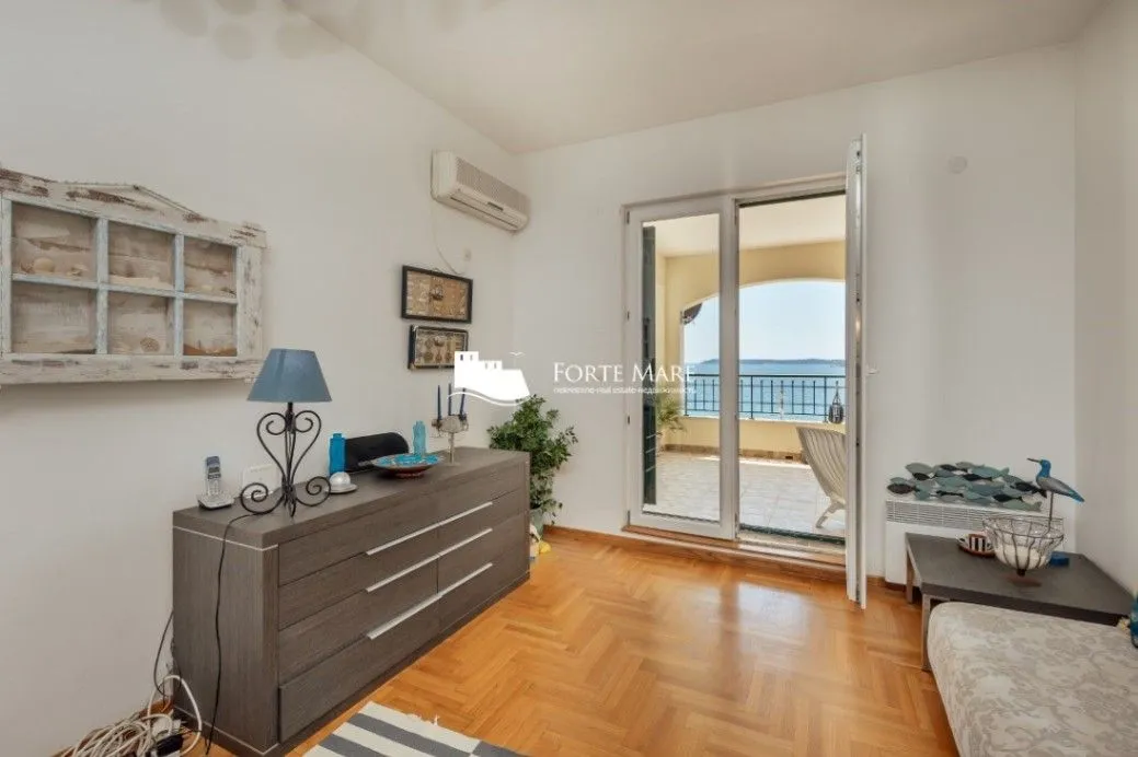 Prodaja, trosoban stan, 190m², Savina, Herceg Novi