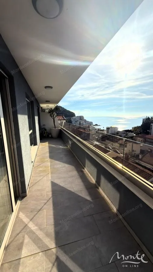 Sale, three bedroom apartment, 104m², Bečići, Budva