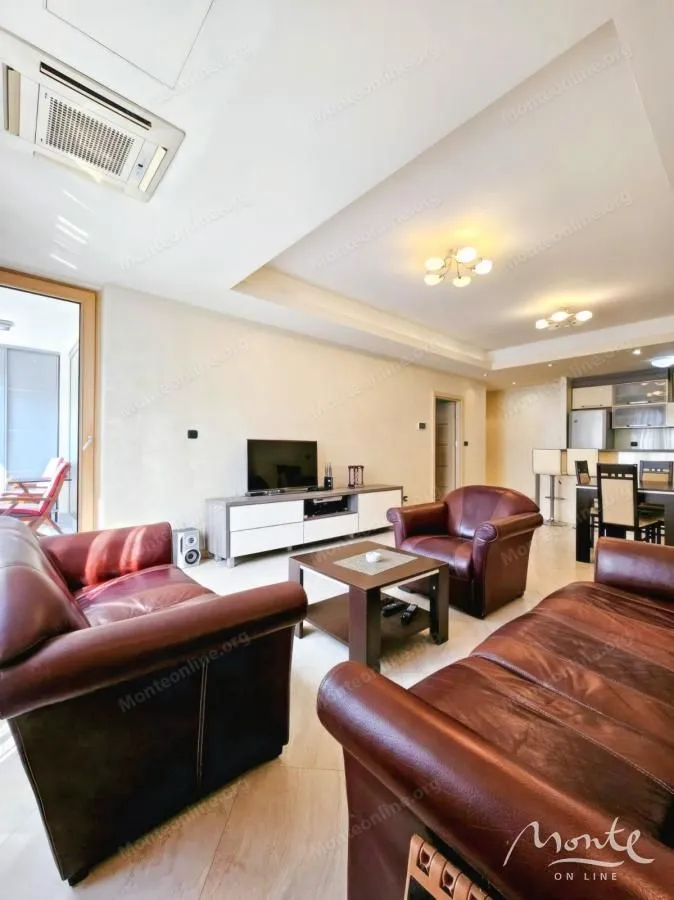 Prodaja, trosoban stan, 90m², Rozino, Budva