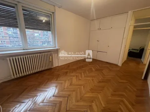 Prodaja, trosoban stan, 77m², Kalenić Pijaca, Vračar Sve Podlokacije - image 4