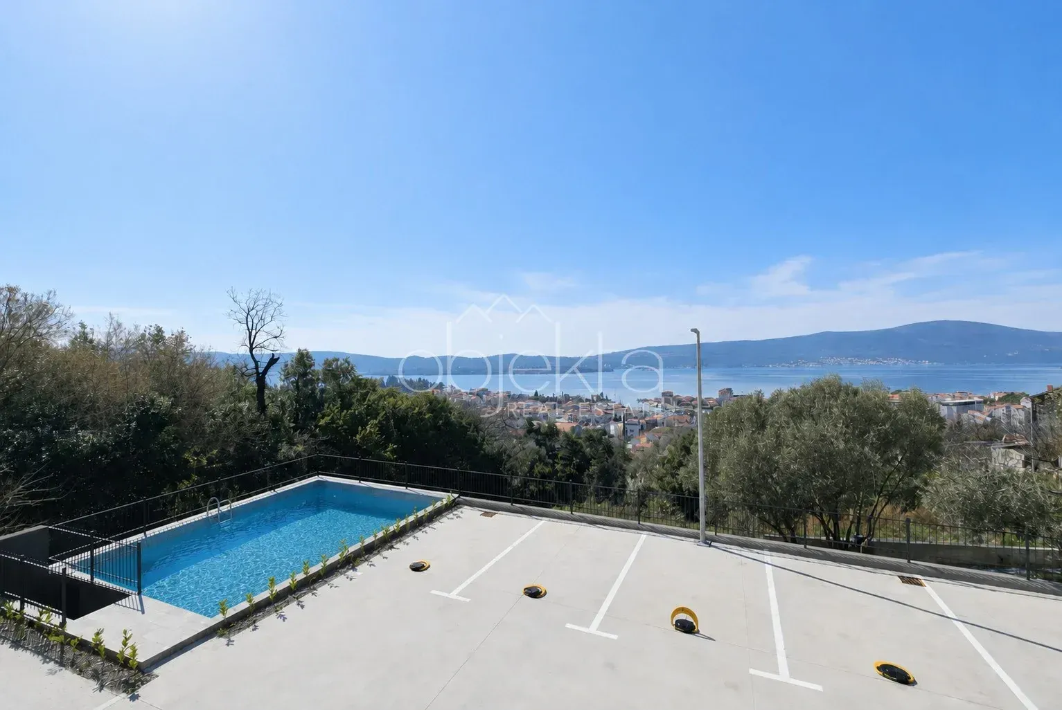 Rent, apartment, 83m², Tivat, Crna Gora