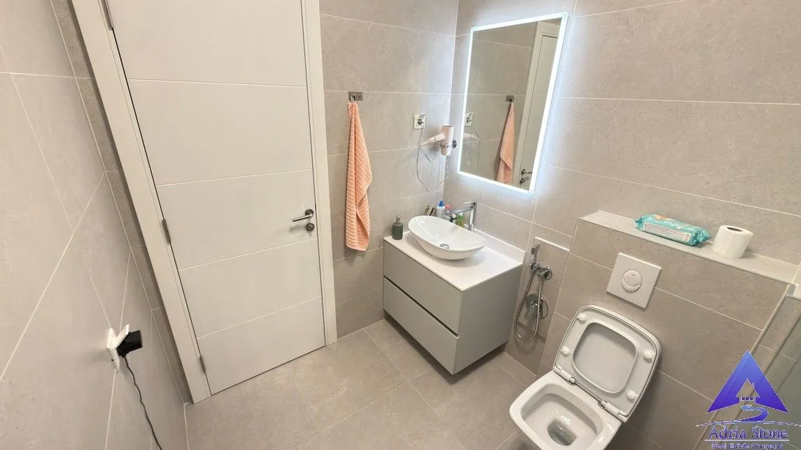 Sale, three bedroom apartment, 184m², Bečići, Budva