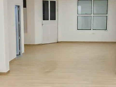 Izdavanje, poslovni prostor, 57m², Centar, Podgorica - image 1