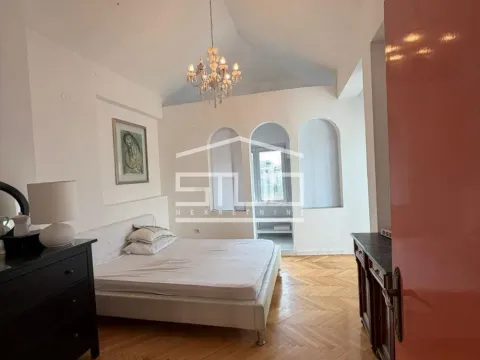 Rent, four bedroom apartment, 150m², Neimar, Vračar Sve Podlokacije - image 16