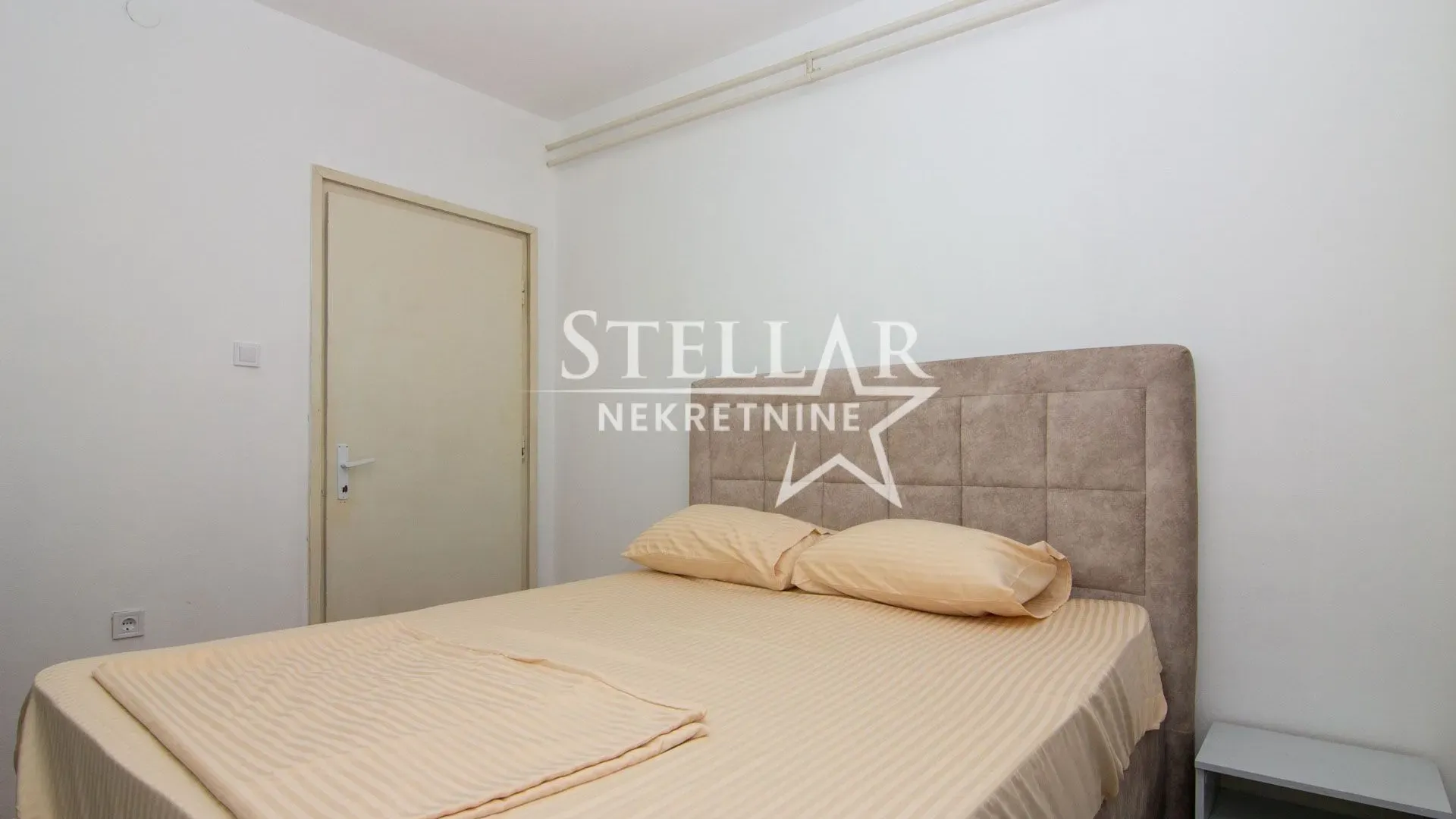 Izdavanje, dvosoban stan, 80m², Centar, Podgorica