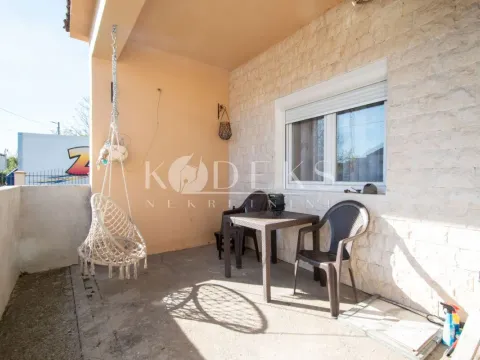 Izdavanje, kuća, 85m², Zagorič, Podgorica - image 10
