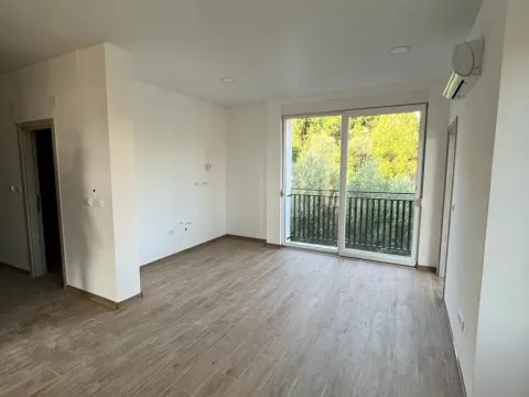 Prodaja, stan, 45m², Tivat, Crna Gora - image 7