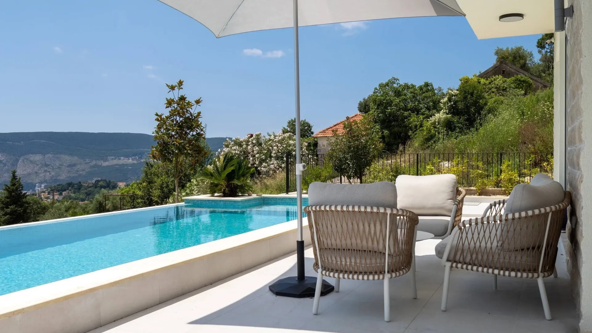 Prodaja, kuća, 320m², Herceg Novi, Crna Gora