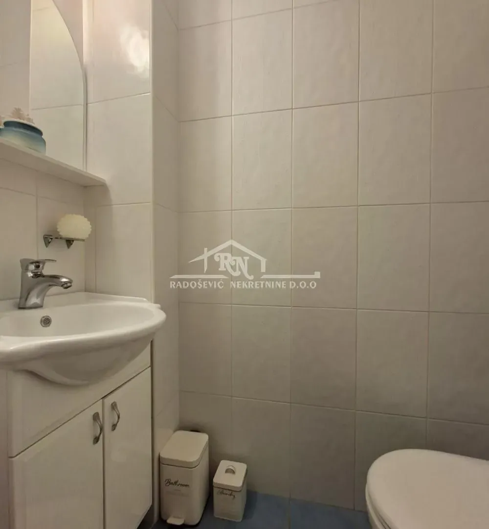 Prodaja, trosoban stan, 77m², Banjica, Voždovac Sve Podlokacije